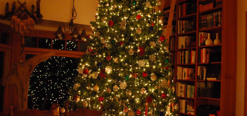 Prepare for Packing Holiday Decorations Prepare for Packing Holiday Decorations